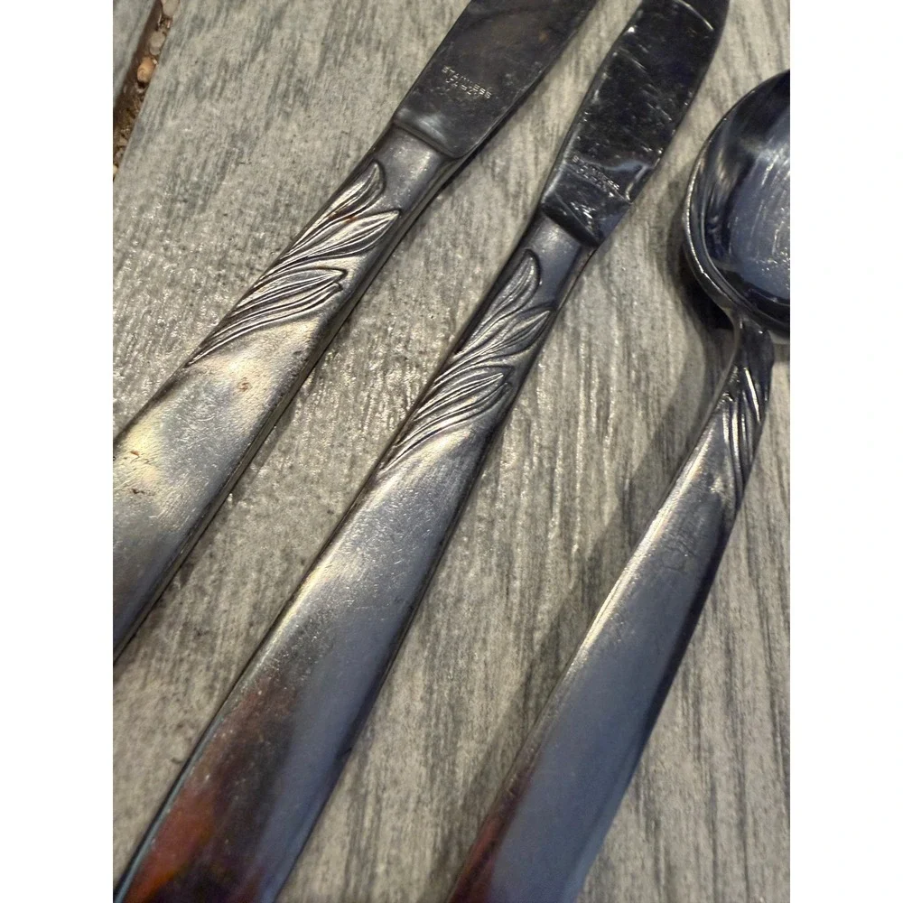 Flatware Set of 3 Silver Leaf Pattern Japan Stainless Steel Dinnerware Embossed